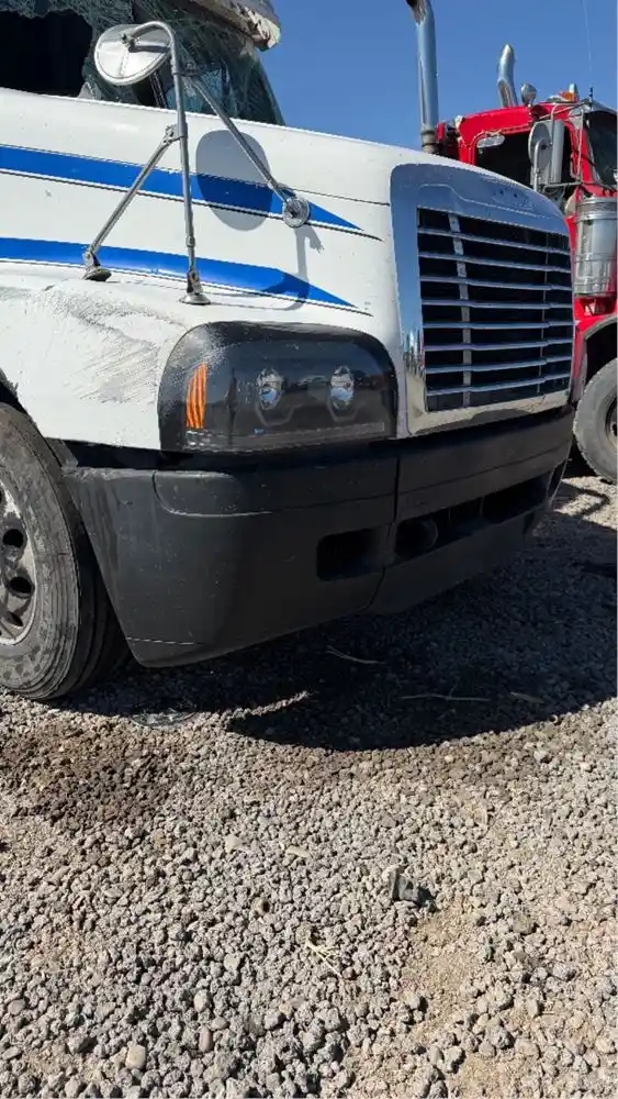 Image 3 of part Used 2001 Freightliner C120 Bumper