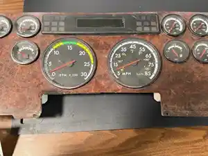 Used 2001 Freightliner C120 Instrument Cluster (Stock #40326-17)) Part Image
