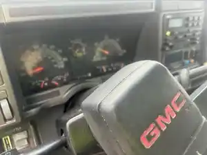 Used 2001 GMC C7500 Instrument Cluster (Stock #32325-19)) Part Image