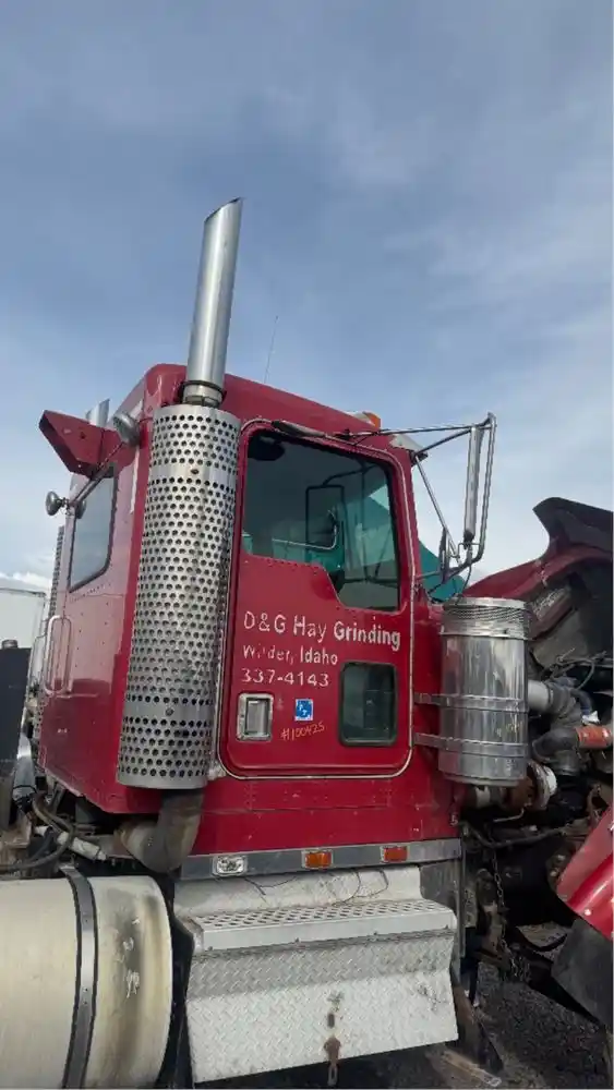 Used 2001 Kenworth W900 Cab
