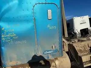Used 2001 Peterbilt 379 Sleeper Part (Stock #31324-20)) Part Image