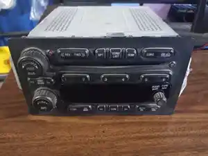 Used 2004 Chevrolet Silverado Classic Radio (Stock #242895)) Part Image