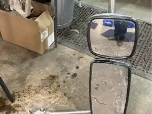 Used 2005 Freightliner COLUMBIA Side View Mirror (Stock #P-60998)) Part Image