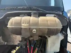 Used 2005 Freightliner Columbia 120 Radiator Overflow Bottle (Stock #72825-4)) Part Image