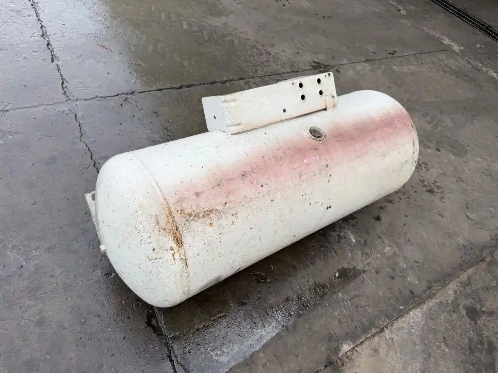 Image 3 of part Used 2005 Fuel Tank