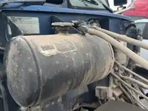 Used 2005 Peterbilt 378 Radiator Overflow Bottle (Stock #101424-16)) Part Image