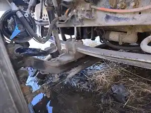 Used 2006 Ford F-650 Front Axle, Complete (Stock #12821-12)) Part Image