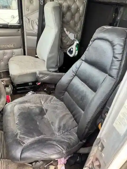 Image 8 of part Used 2006 Kenworth W900 Cab