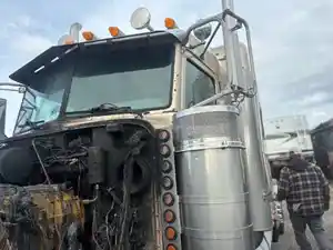 Used 2006 Peterbilt 379 Side View Mirror (Stock #41425-19)) Part Image