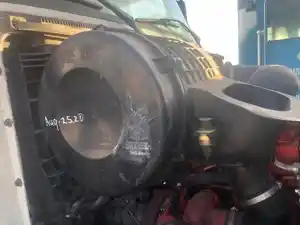 Used 2006 Volvo VNL Air Cleaner Image