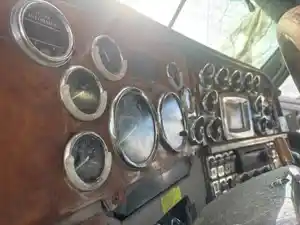 Used 2007 Peterbilt 379 Instrument Cluster (Stock #111925-10)) Part Image