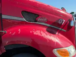 Used 2007 Peterbilt 387 Hood Image