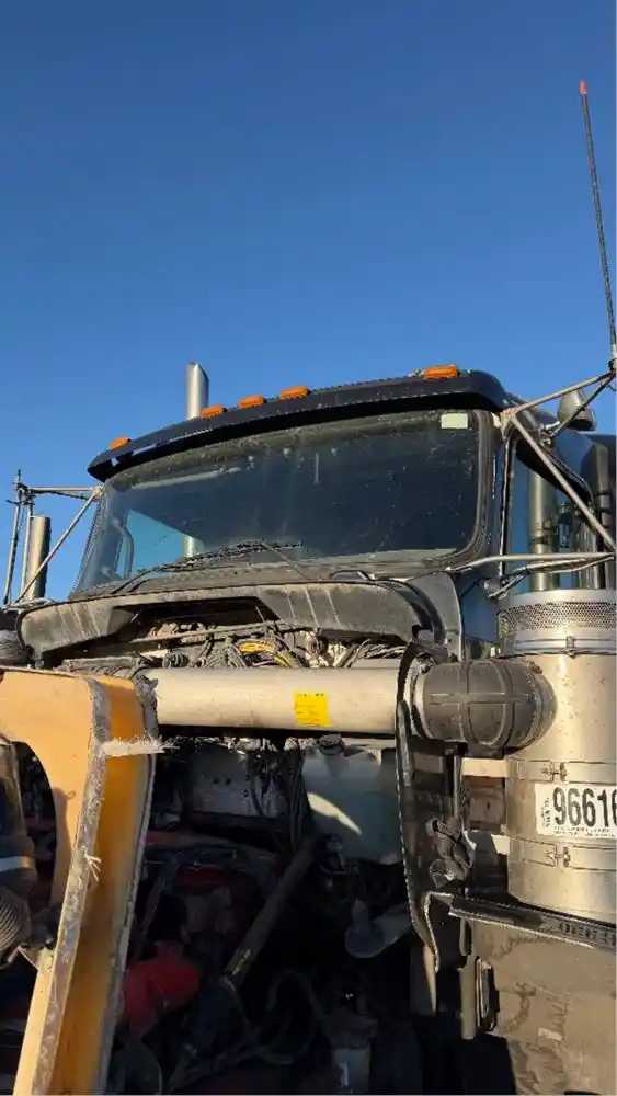 Image 2 of part Used 2009 Kenworth T800 Cab