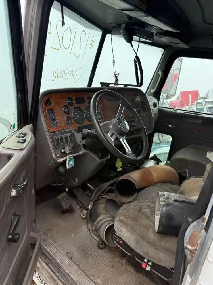 Image 10 of part Used 2009 Peterbilt 365 Cab