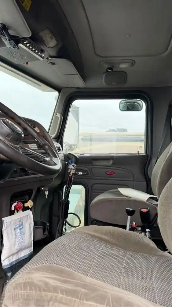 Image 2 of part Used 2009 Peterbilt 365 Cab