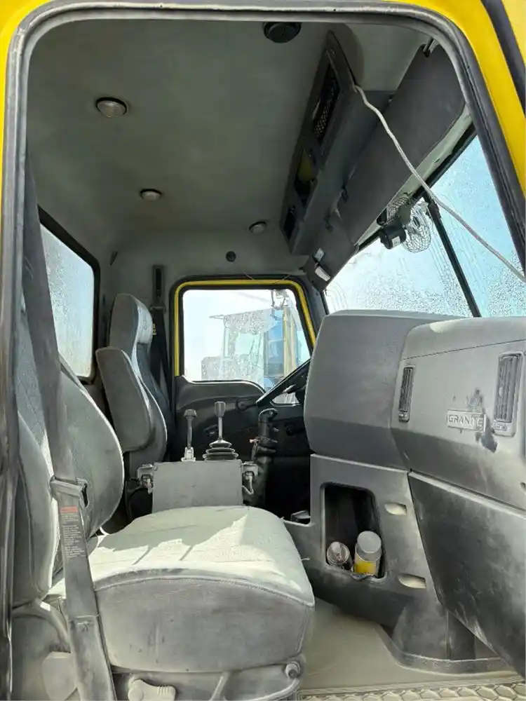 Image 5 of part Used 2010 Mack GU713 Cab