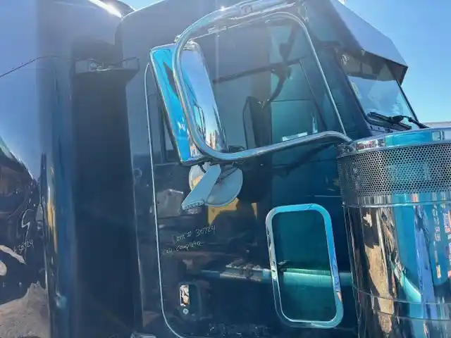 Image 2 of part Used 2012 Peterbilt 389 Cab