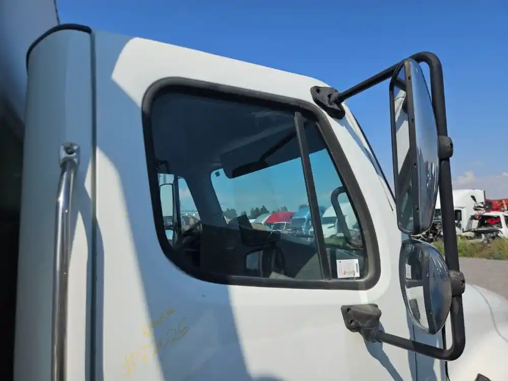 Image 2 of part Used 2013 Freightliner M2 106 Door