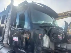 Used 2013 Mack CHU613 Cab (Stock #111024-8)) Part Image