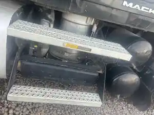 Used 2013 Mack CHU613 Diesel Particulate Filter (DPF) (Stock #111024-14)) Part Image
