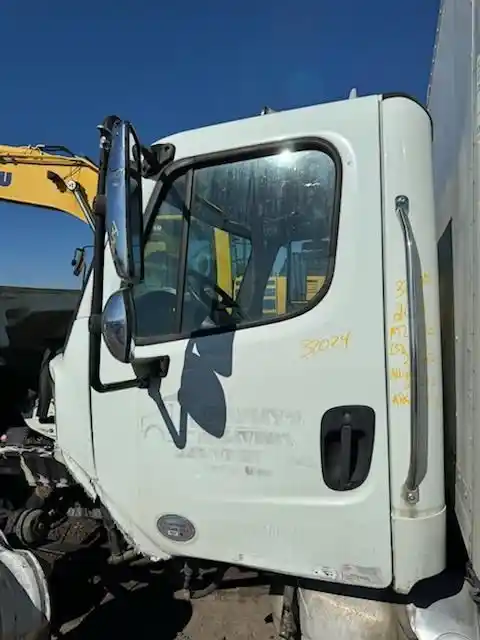 Image 3 of part Used 2014 Freightliner M2 106 Cab