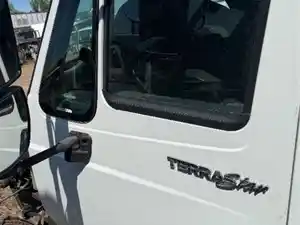 Used 2014 International TERRASTAR Door (Stock #110725-23)) Part Image