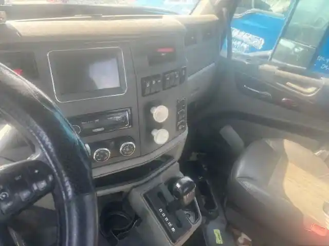 Image 7 of part Used 2014 Peterbilt 579 Cab