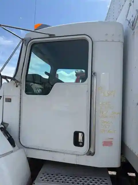 Image 3 of part Used 2015 Kenworth T370 Cab