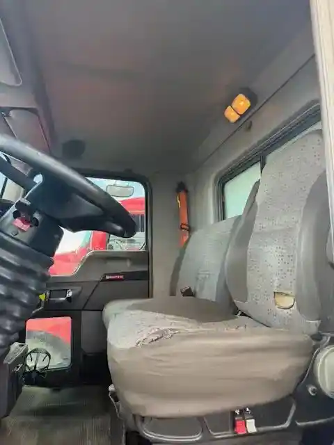 Image 10 of part Used 2015 Kenworth T370 Cab