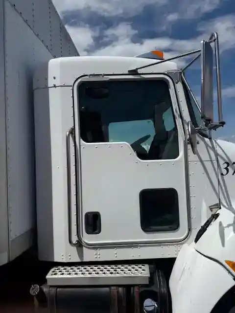 Image 4 of part Used 2015 Kenworth T370 Cab