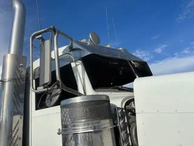 Image 7 of part Used 2015 Peterbilt 389 Cab