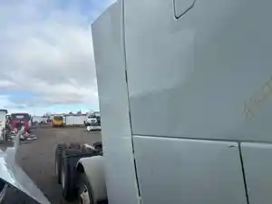 Used 2015 Volvo VNL Cab Fairing (Stock #32725-18)) Part Image