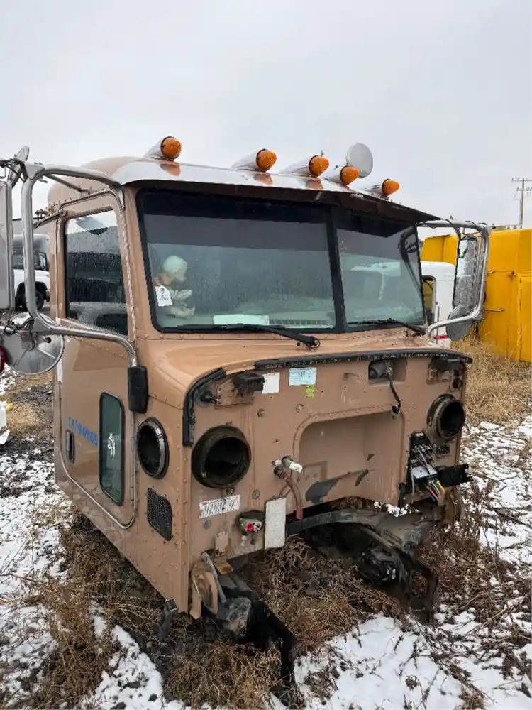 Used 2016 Peterbilt 367 Cab