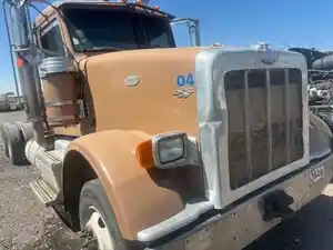 Used 2016 Peterbilt 367 Hood (Stock #81025-4)) Part Image