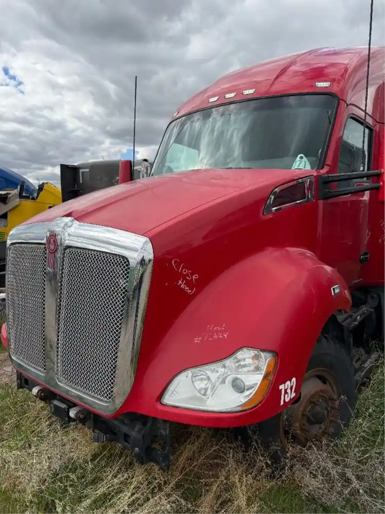 Image 2 of part Used 2017 Kenworth T680 Hood