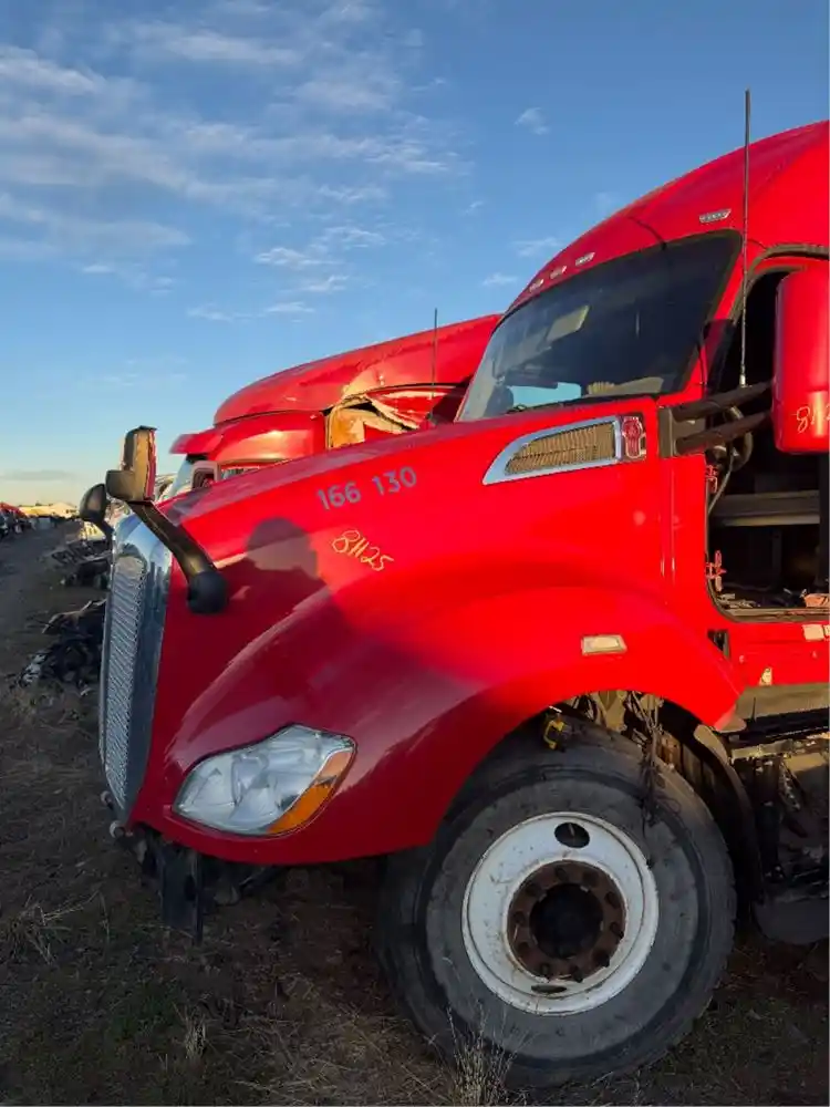 Used 2017 Kenworth T680 Hood
