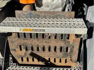 Used 2017 Mack CXU612 Step (Stock #101125-20)) Part Image