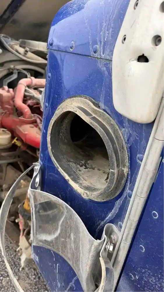 Image 8 of part Used 2017 Peterbilt 389 Cab