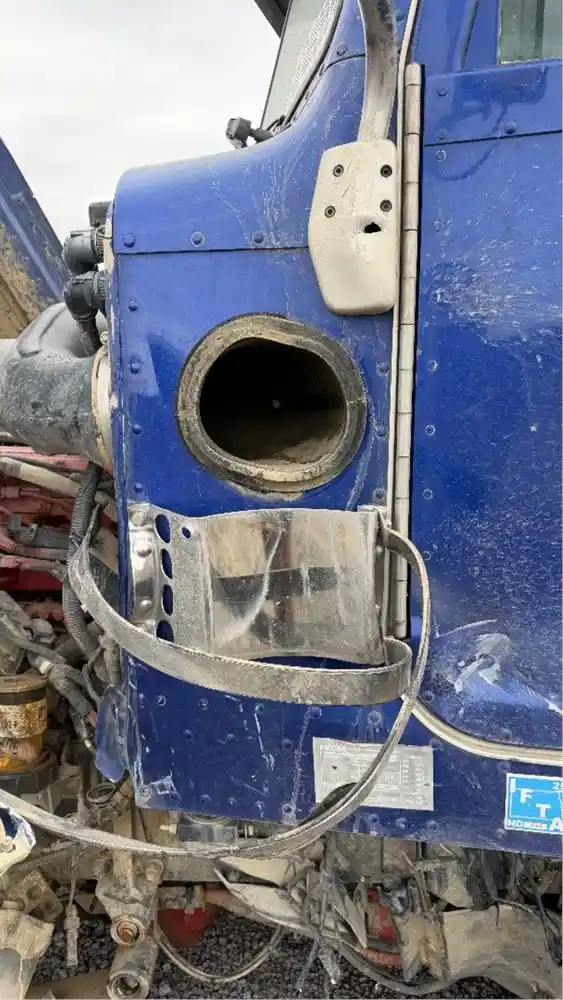 Image 9 of part Used 2017 Peterbilt 389 Cab