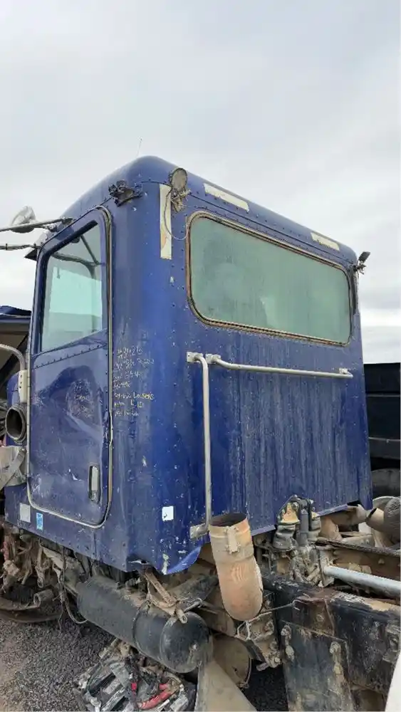 Image 11 of part Used 2017 Peterbilt 389 Cab