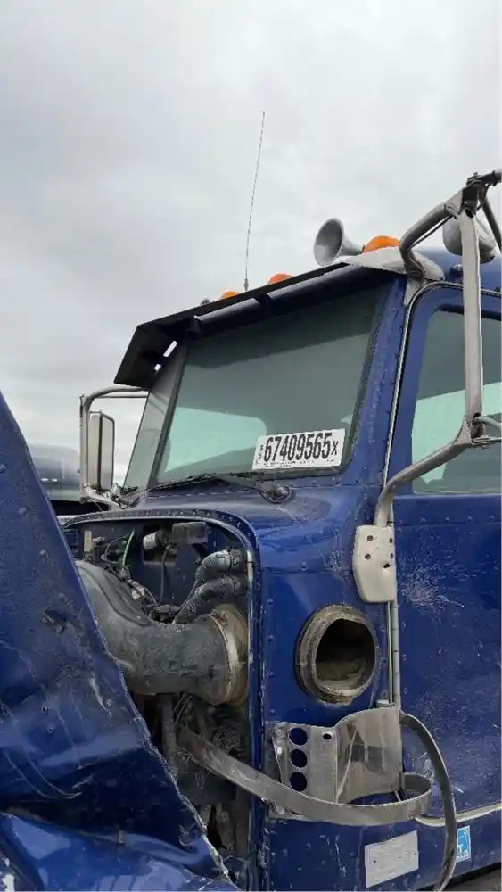 Image 2 of part Used 2017 Peterbilt 389 Cab