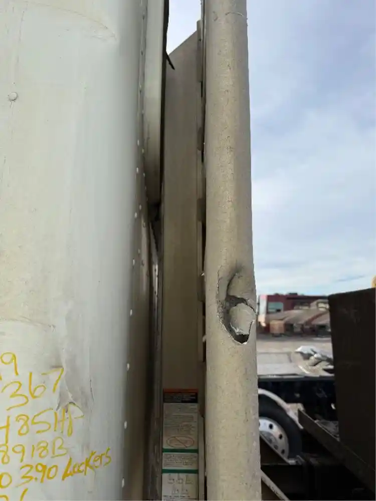 Image 5 of part Used 2019 Peterbilt 367 Cab