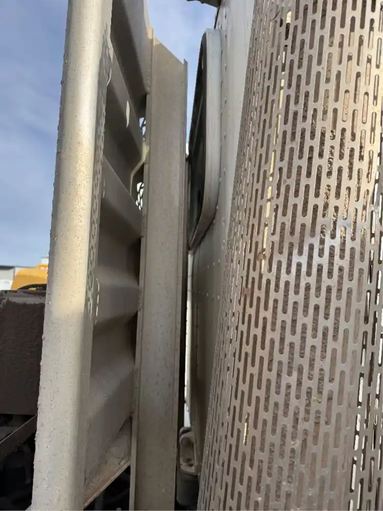 Image 10 of part Used 2019 Peterbilt 367 Cab