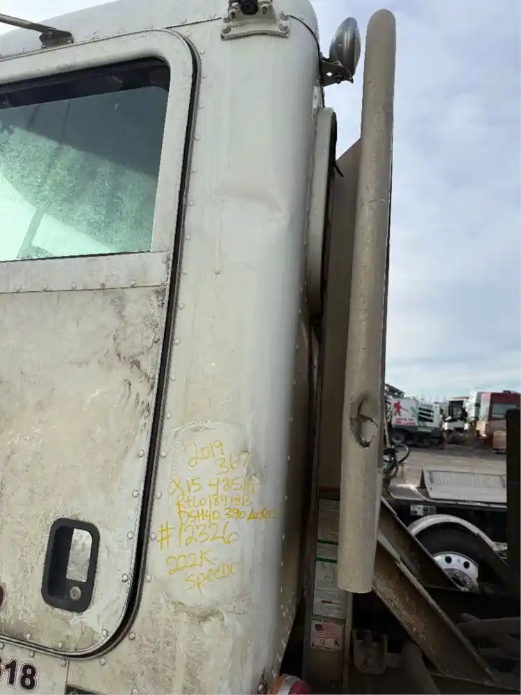 Image 7 of part Used 2019 Peterbilt 367 Cab