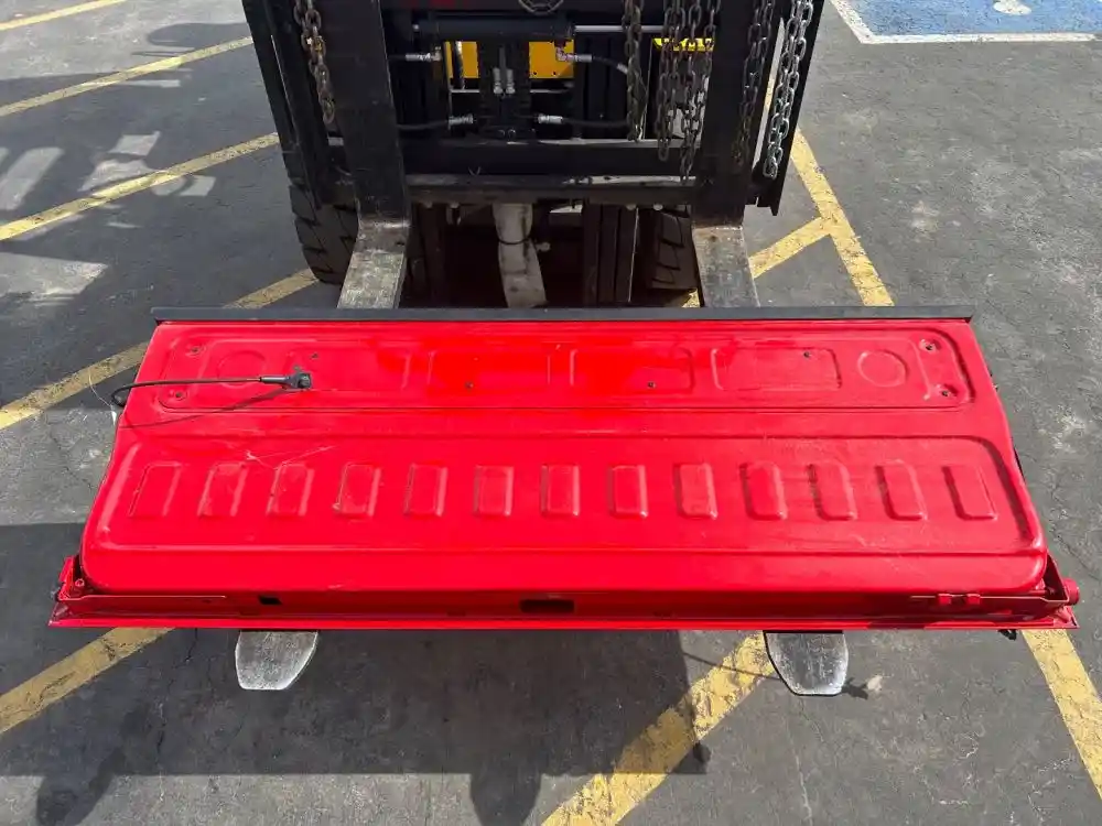 Image 2 of part Used 2020 Chevrolet Silverado Classic Tailgate