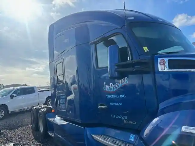 Used 2020 Kenworth T680 Cab