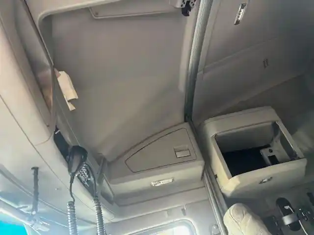 Image 6 of part Used 2020 Kenworth T680 Cab