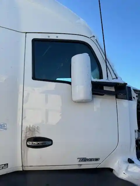 Image 4 of part Used 2020 Kenworth T680 Cab
