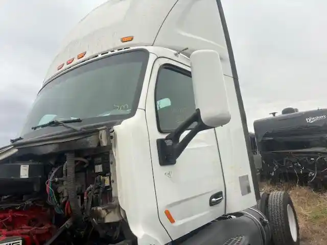 Image 2 of part Used 2020 Peterbilt 579 Cab