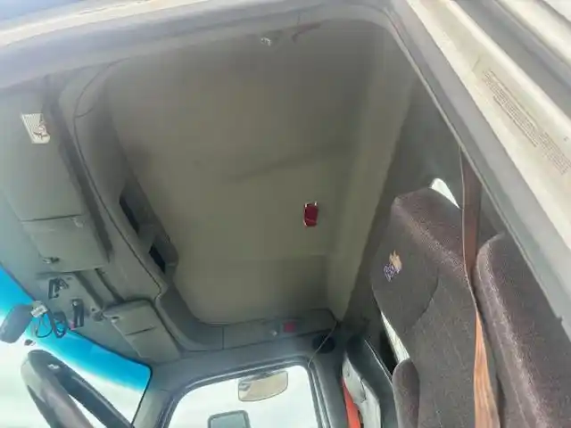 Image 4 of part Used 2020 Peterbilt 579 Cab